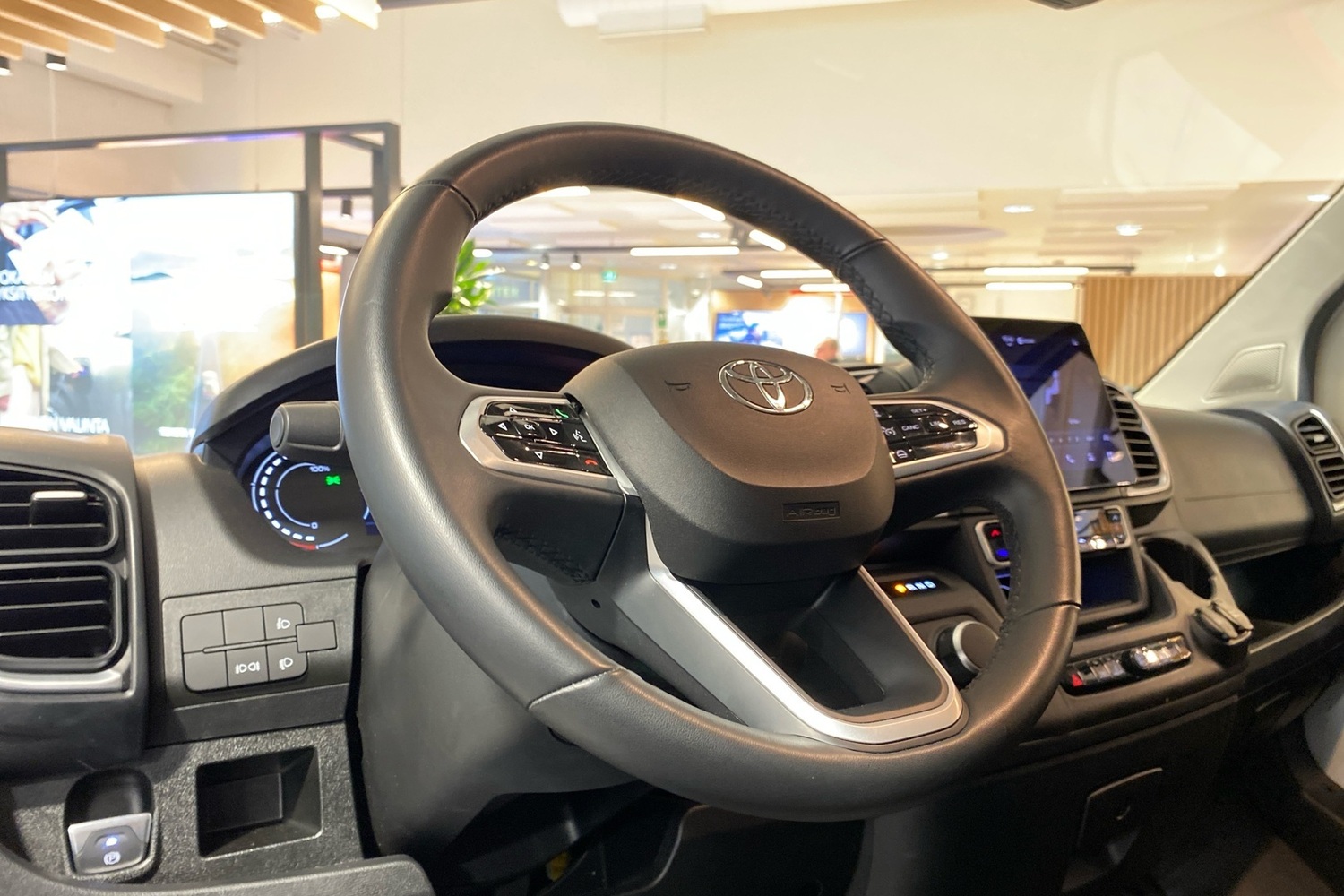 Toyota Proace MAX vaihtoauto