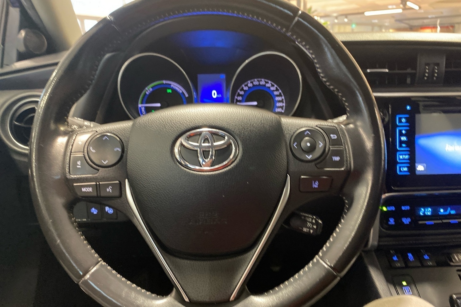 Toyota Auris vaihtoauto