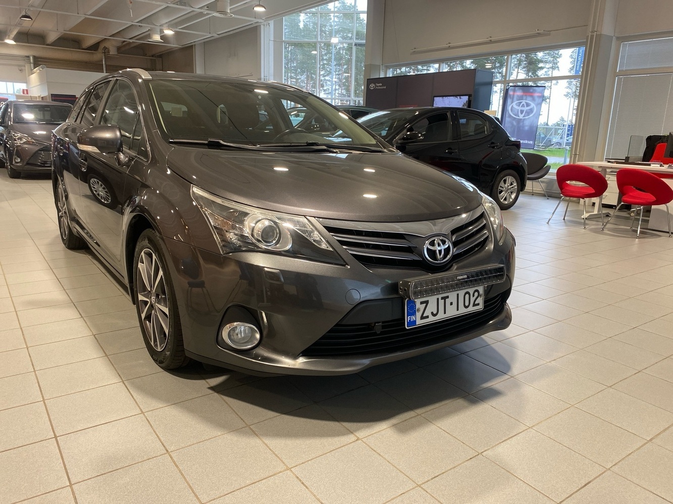 Toyota Avensis vaihtoauto