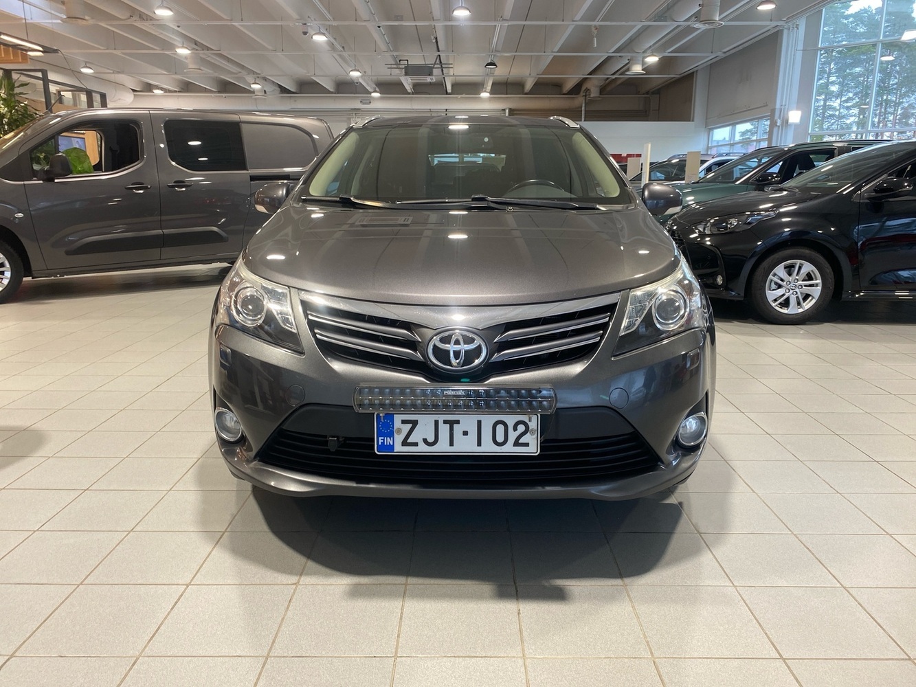 Toyota Avensis vaihtoauto