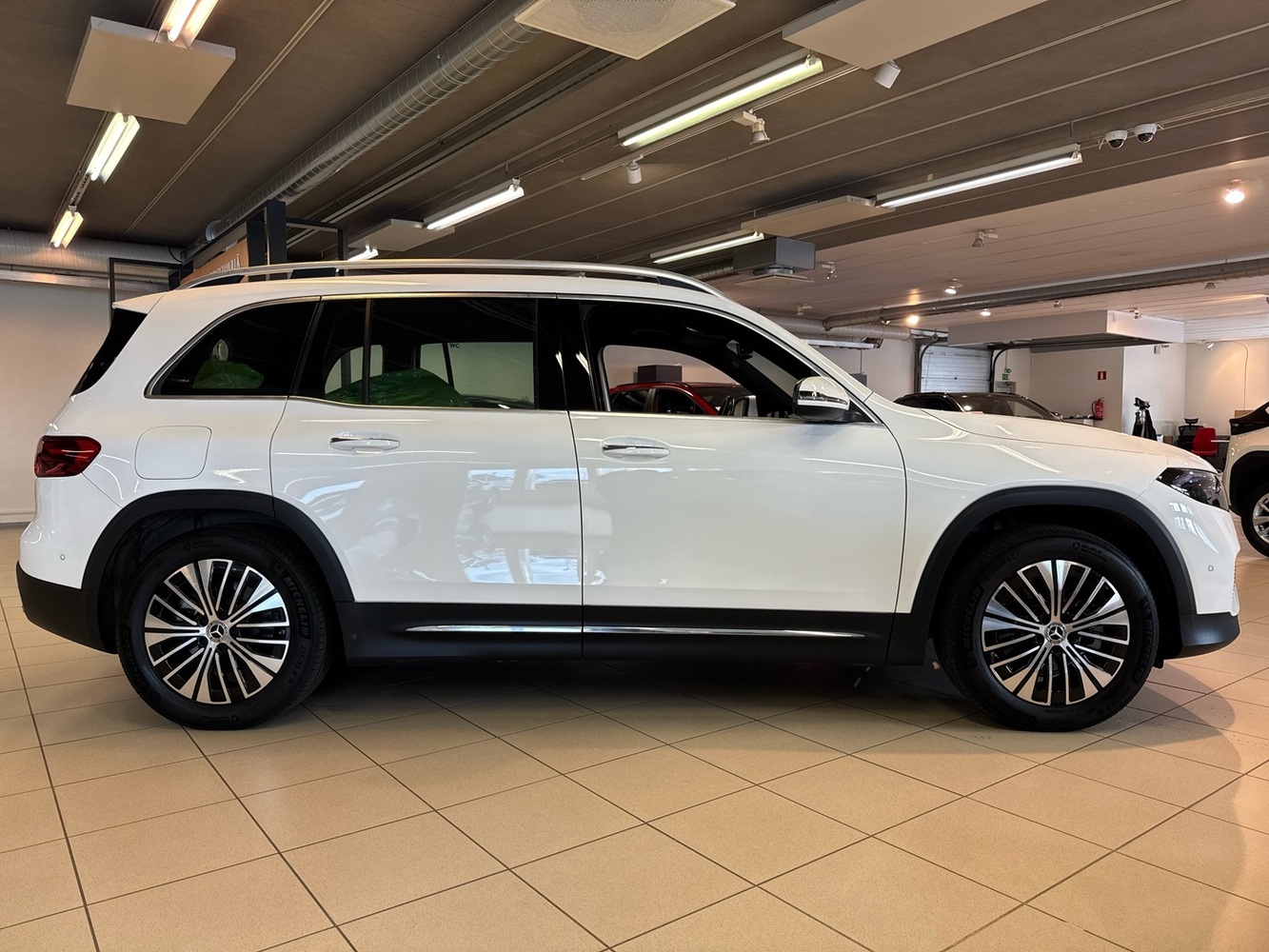 Mercedes-Benz EQB vaihtoauto