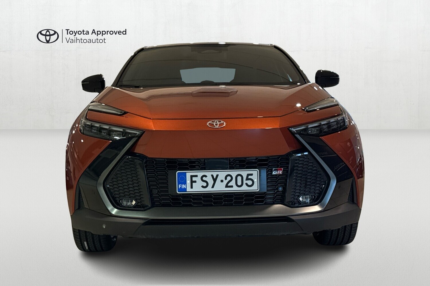 Toyota C-HR vaihtoauto