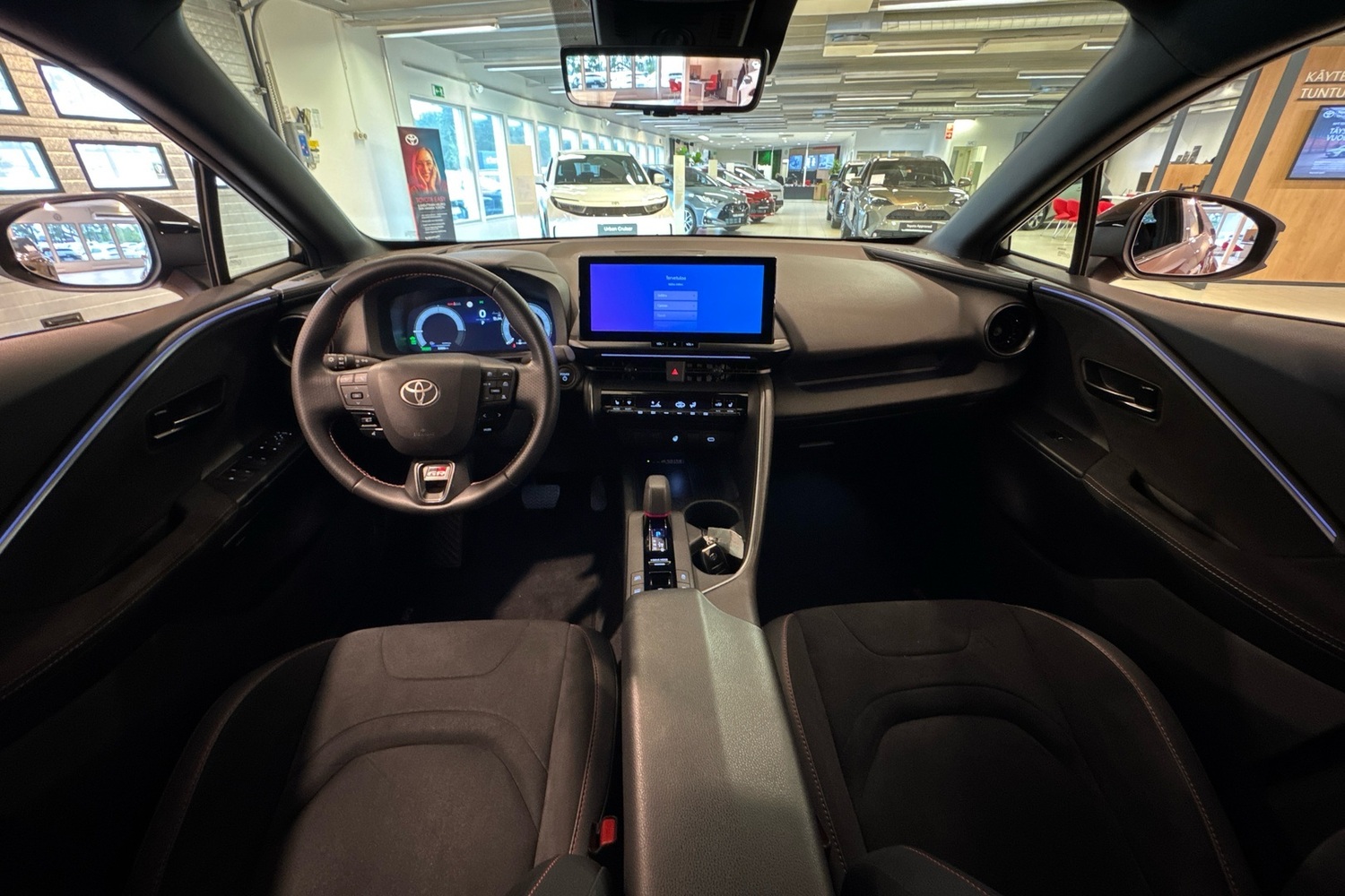 Toyota C-HR vaihtoauto