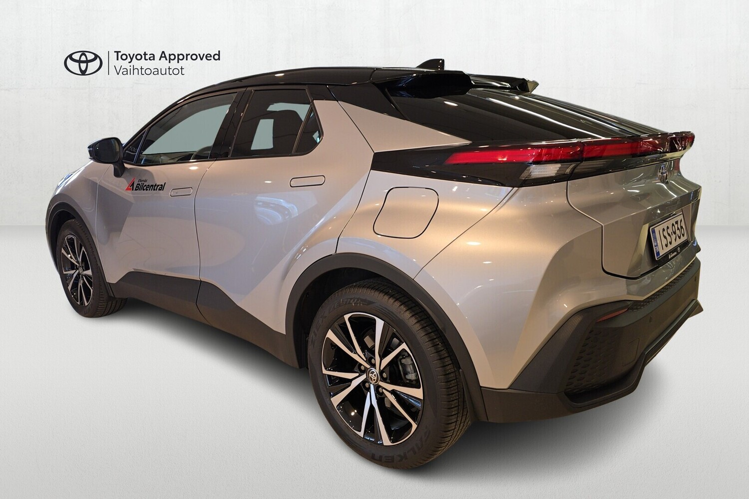 Toyota C-HR vaihtoauto