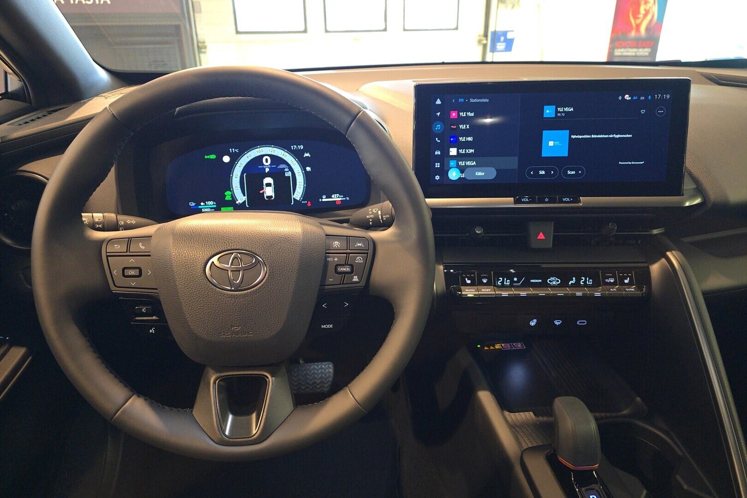 Toyota C-HR vaihtoauto