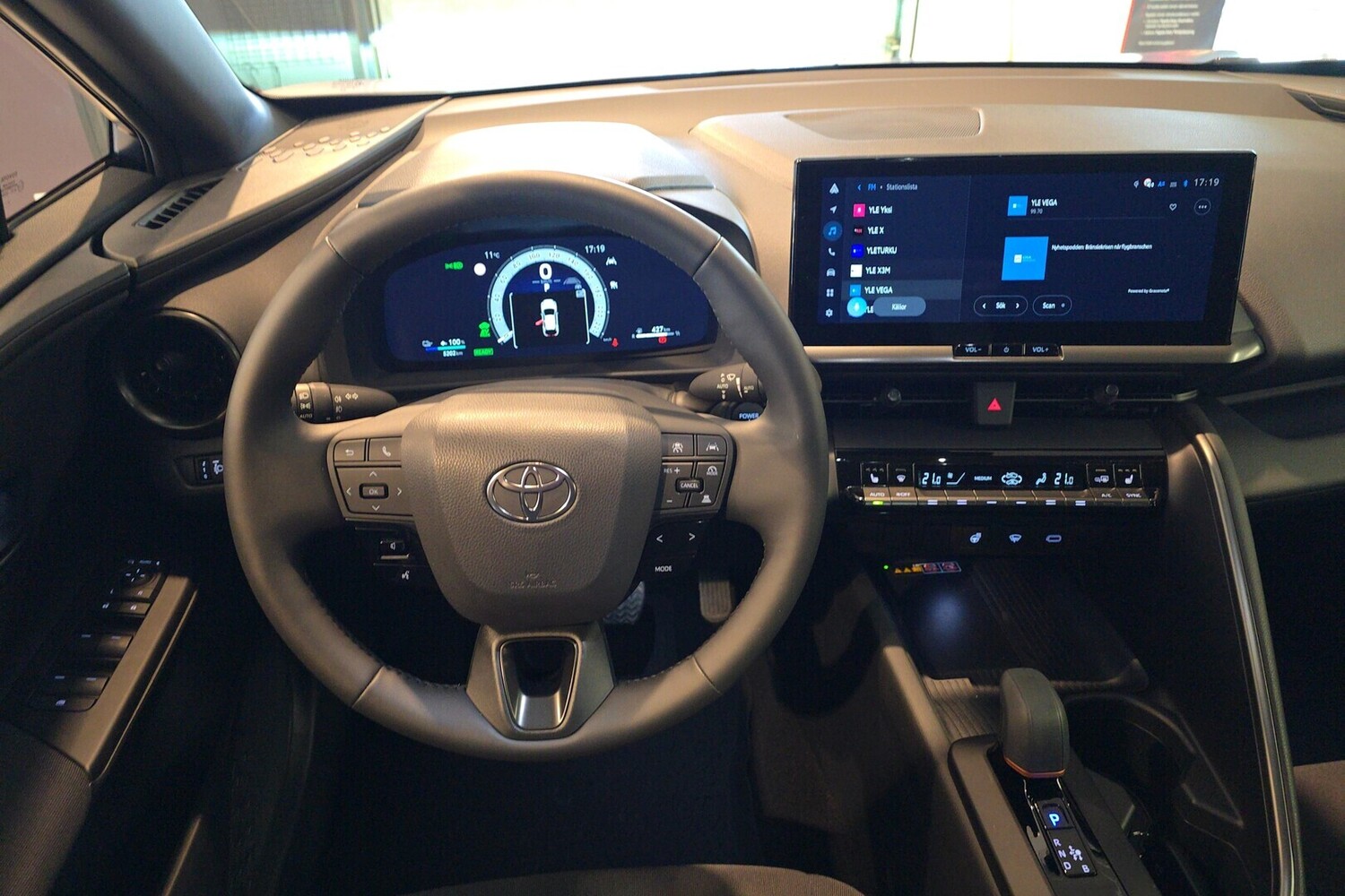Toyota C-HR vaihtoauto