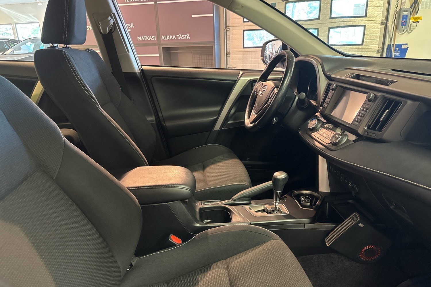 Toyota RAV4 vaihtoauto