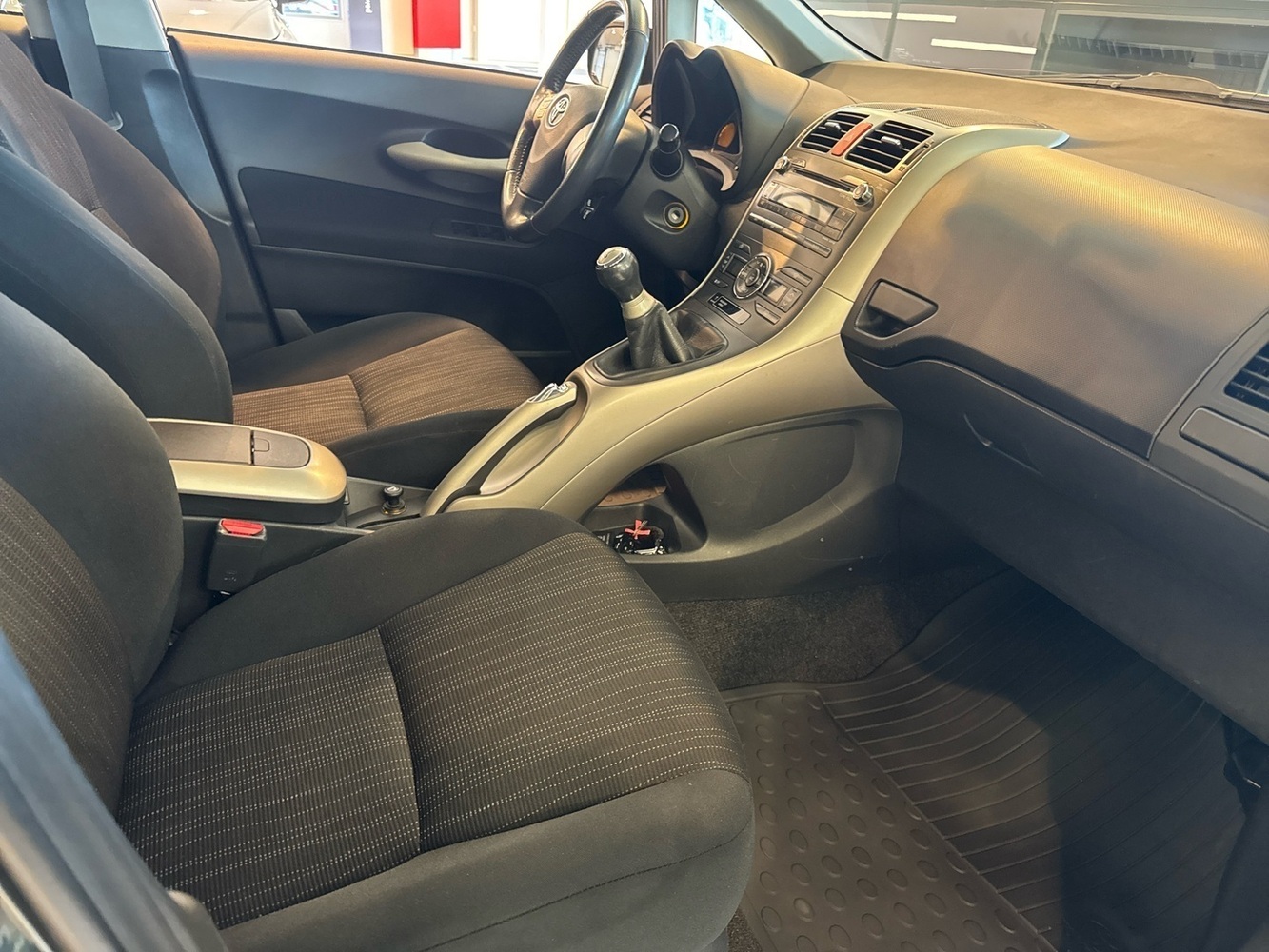 Toyota Auris vaihtoauto