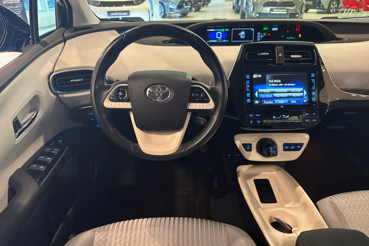Toyota Prius Plug-in vaihtoauto