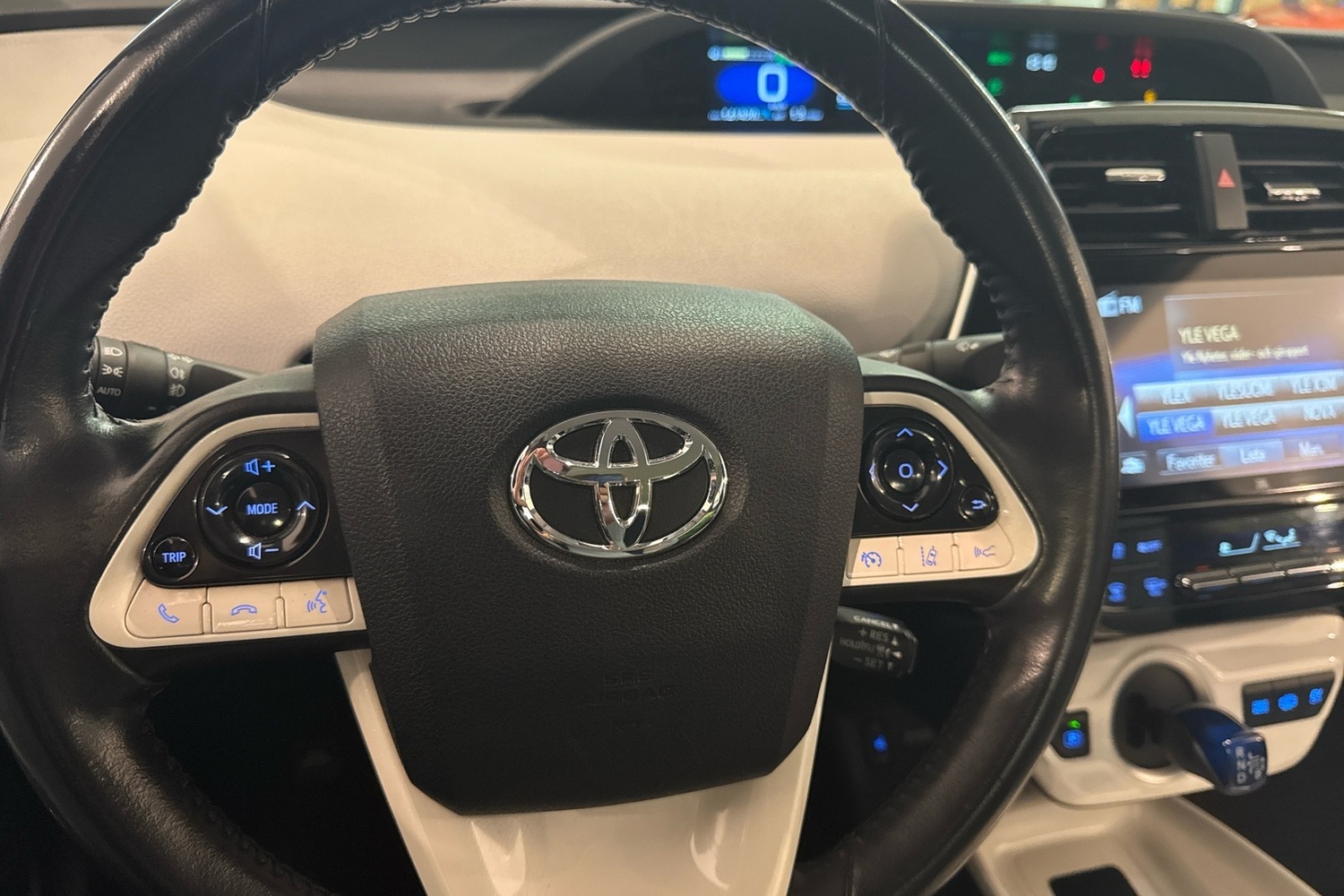 Toyota Prius Plug-in vaihtoauto