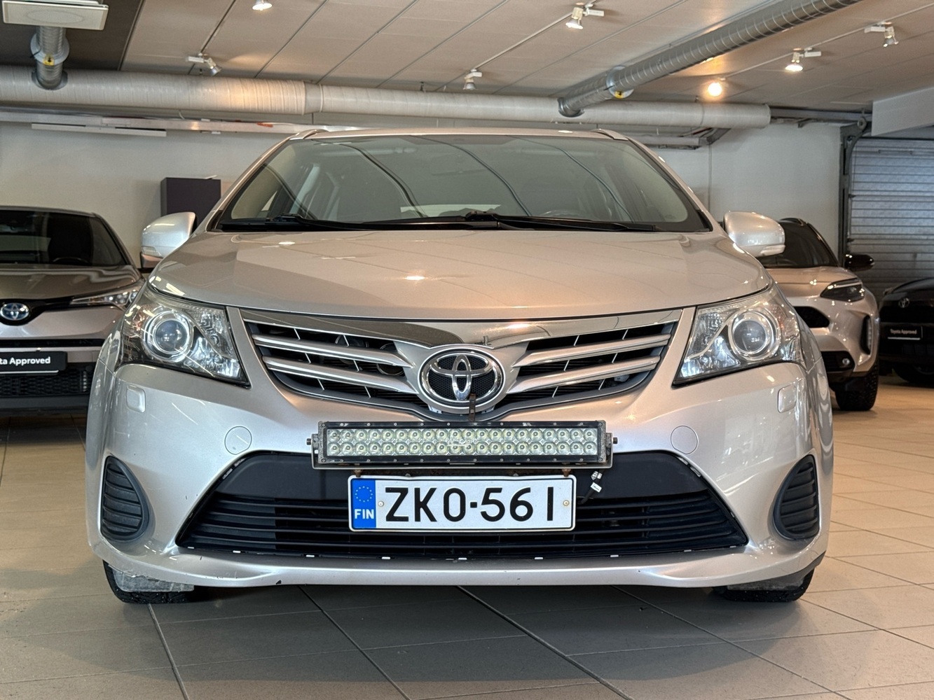 Toyota Avensis vaihtoauto