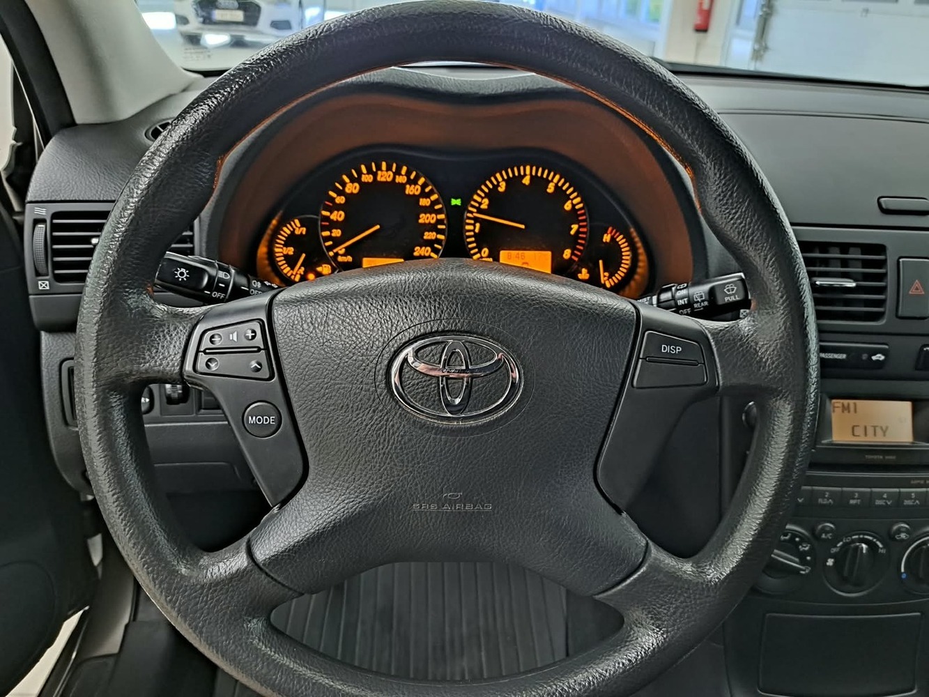 Toyota Avensis vaihtoauto
