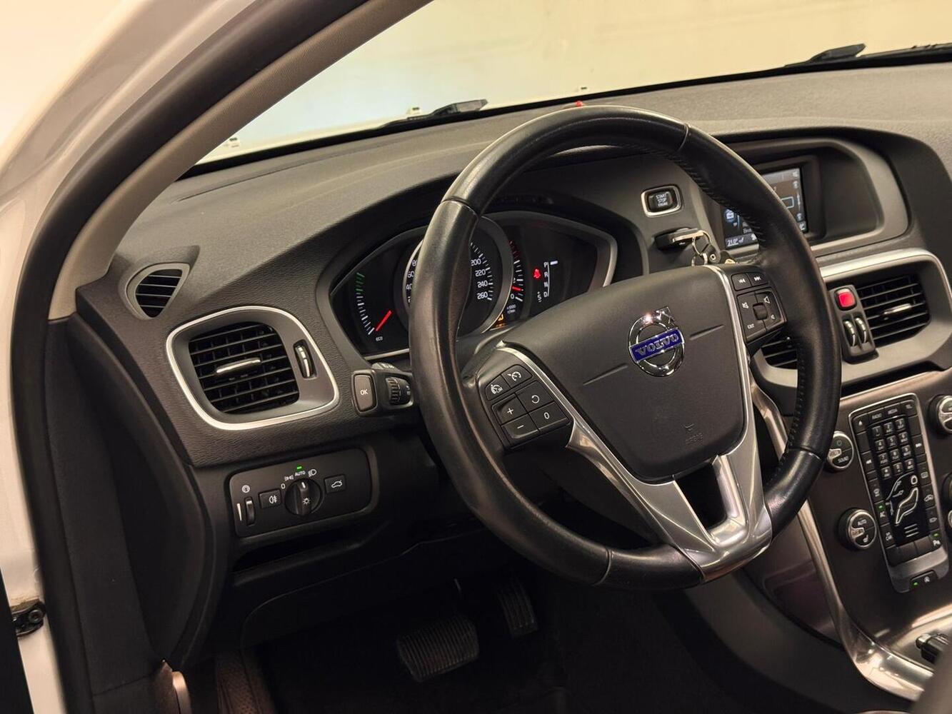 Volvo V40 Cross Country vaihtoauto