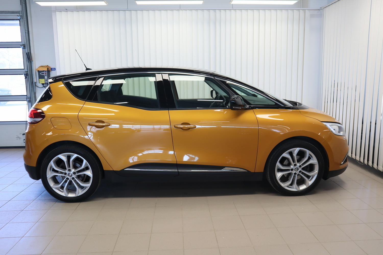 Renault Scénic vaihtoauto