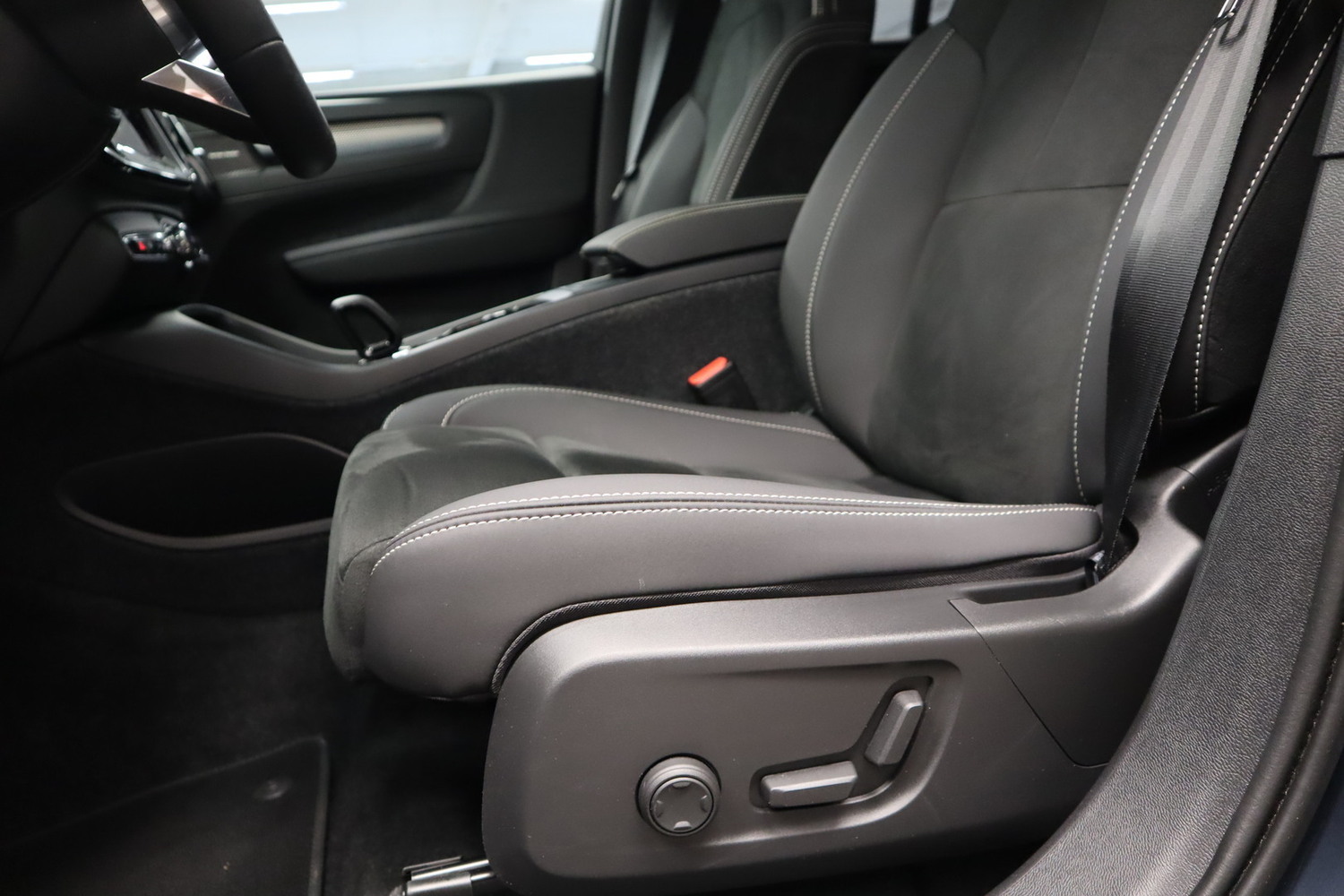 Volvo EX40 vaihtoauto