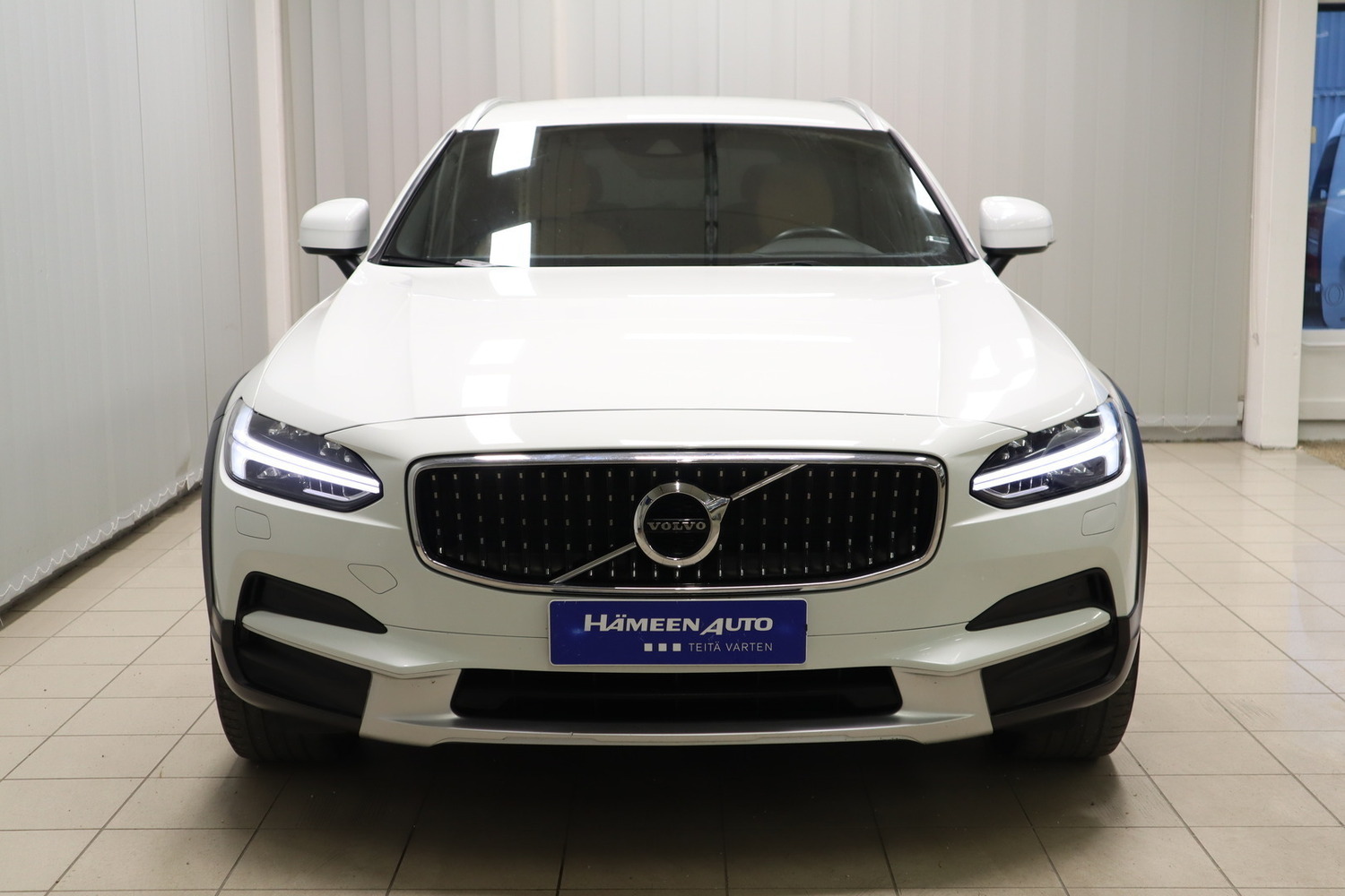 Volvo V90 Cross Country vaihtoauto