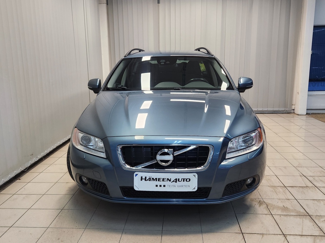 Volvo V70 vaihtoauto