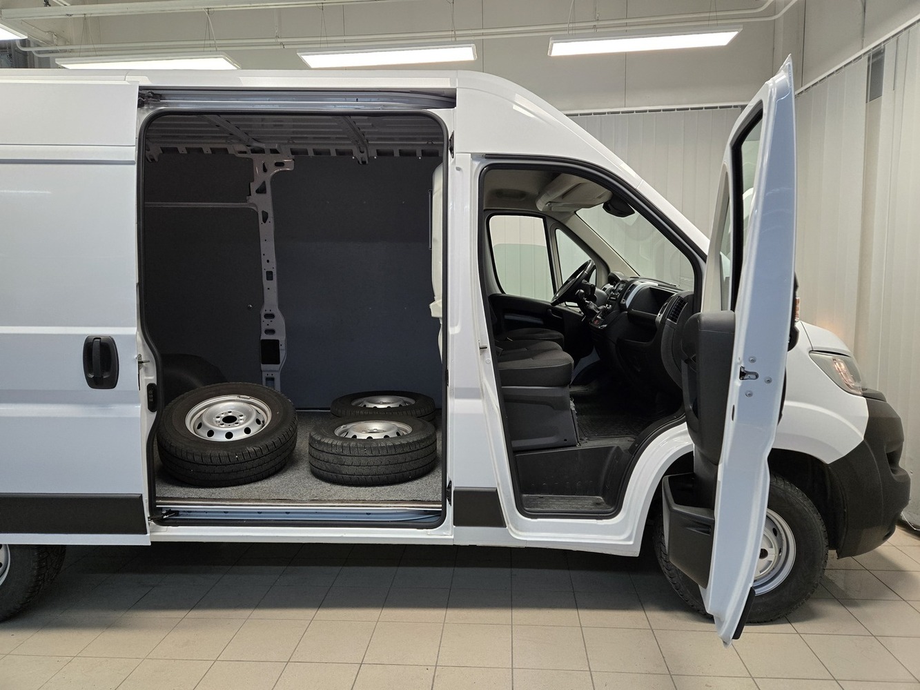 Opel Movano vaihtoauto