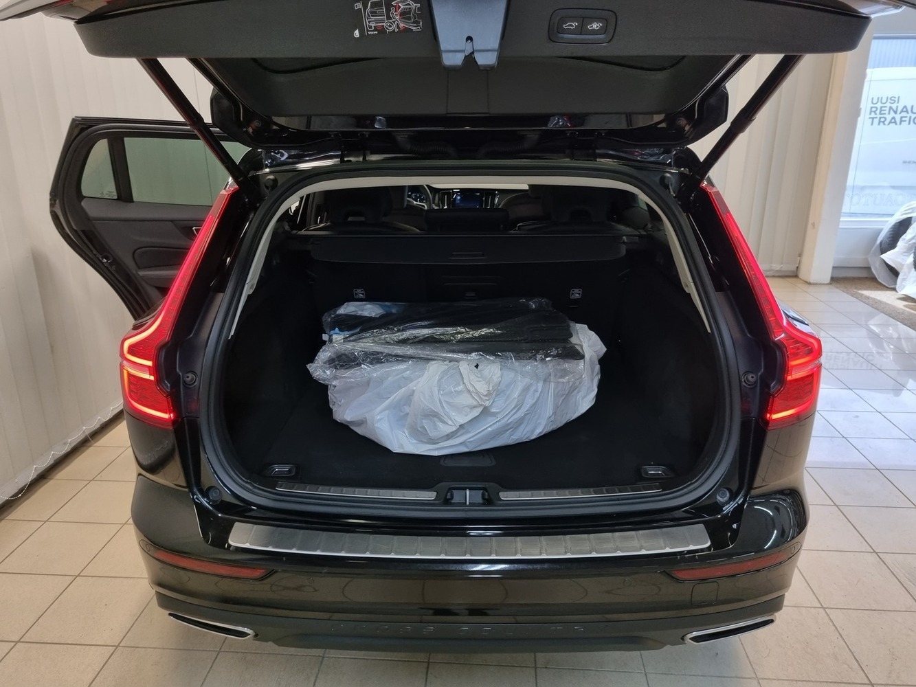 Volvo V60 Cross Country vaihtoauto