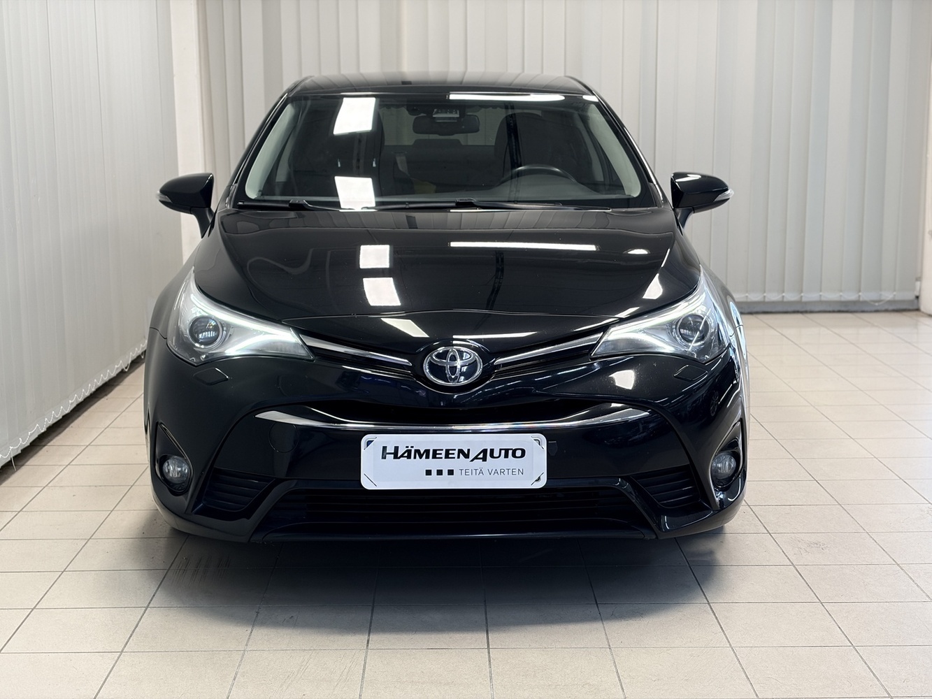 Toyota Avensis vaihtoauto