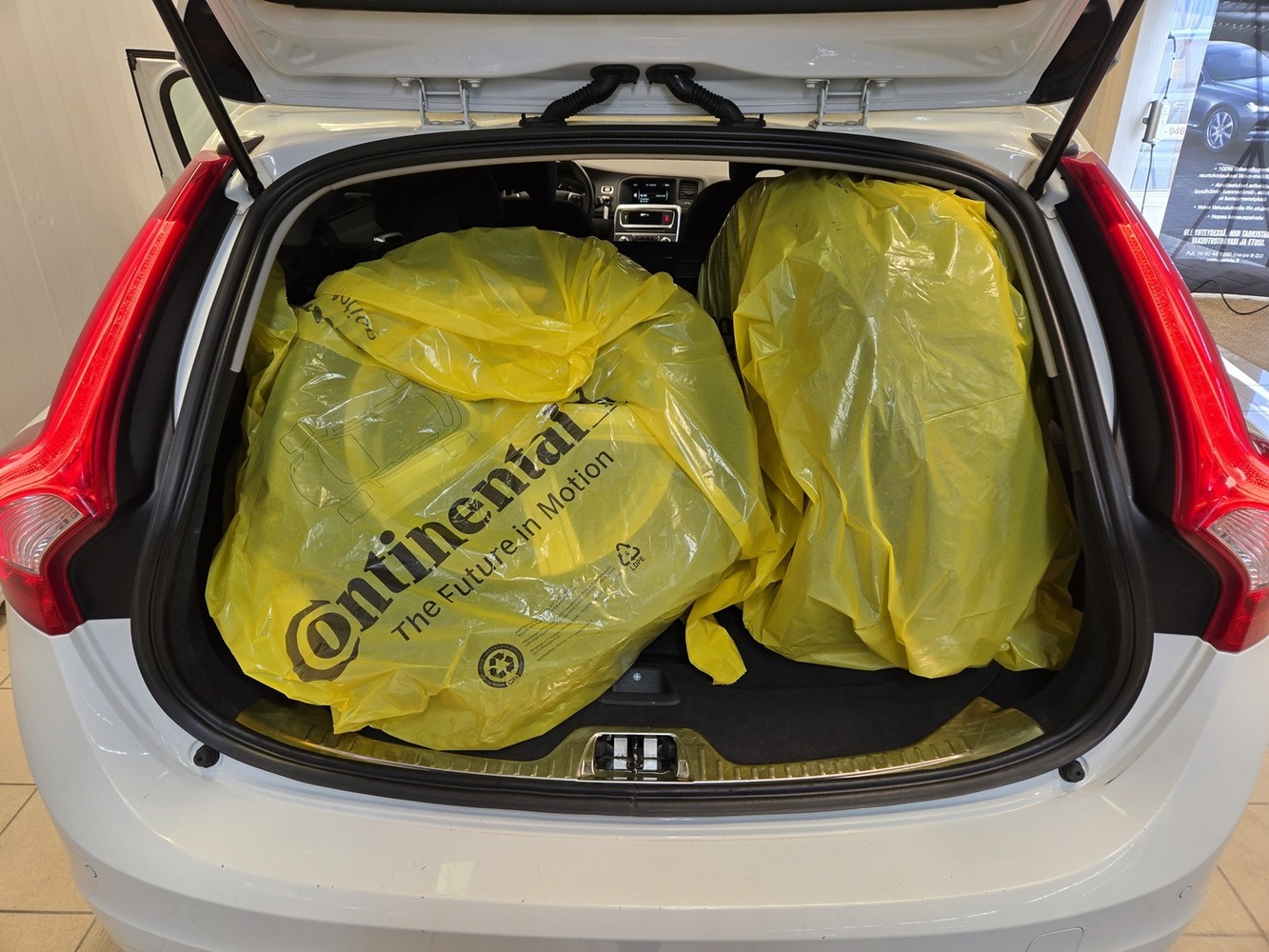 Volvo V60 vaihtoauto