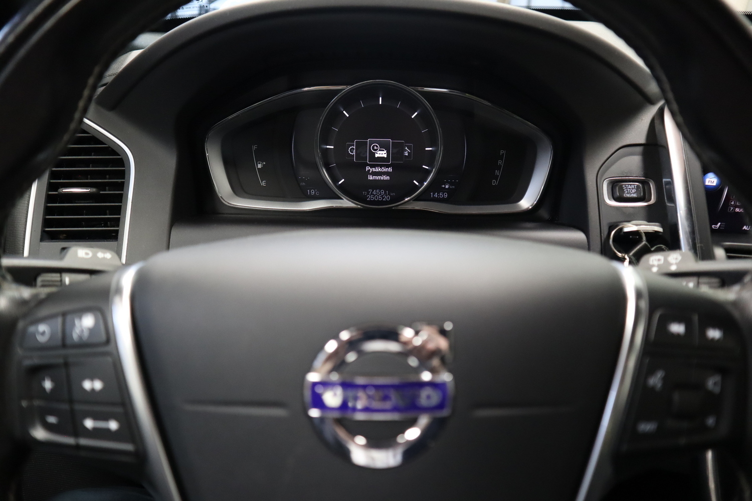 Volvo XC60 vaihtoauto