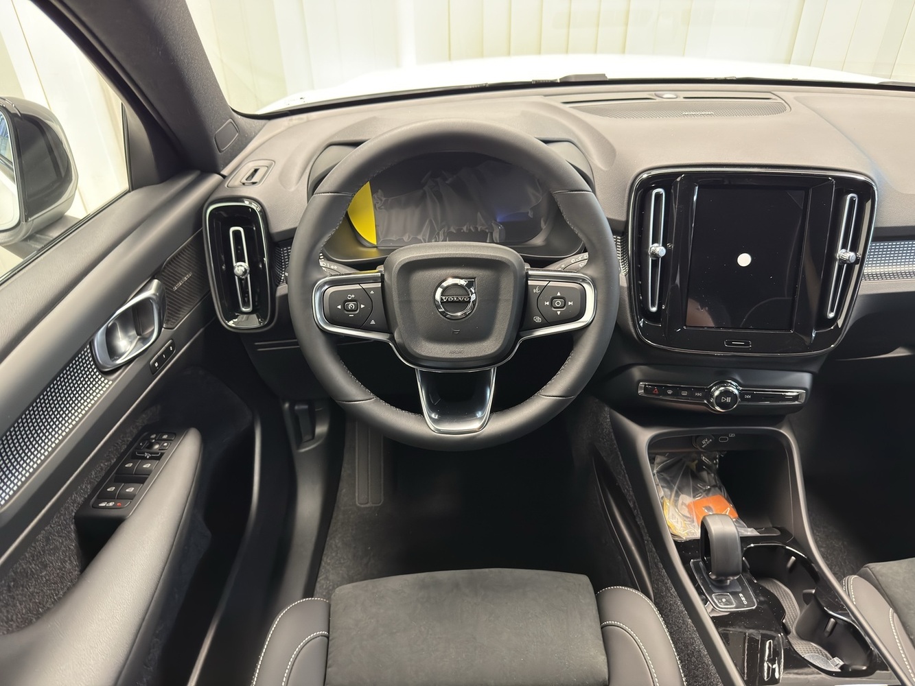 Volvo EX40 vaihtoauto