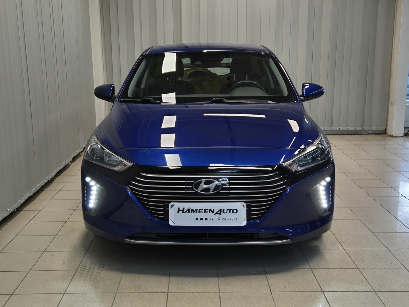 Hyundai IONIQ hybrid vaihtoauto