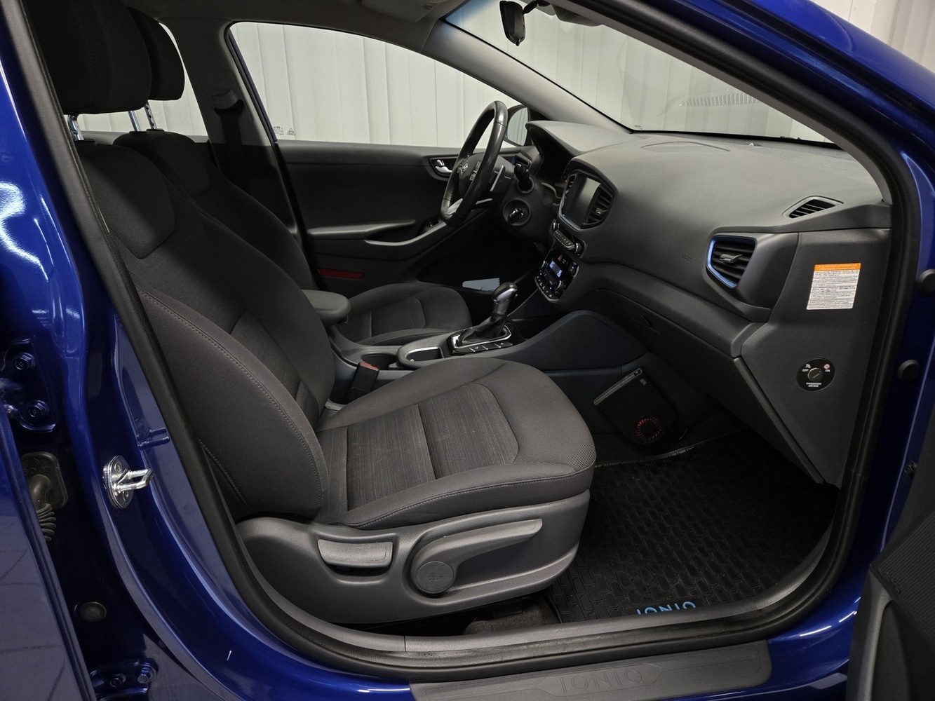 Hyundai IONIQ hybrid vaihtoauto
