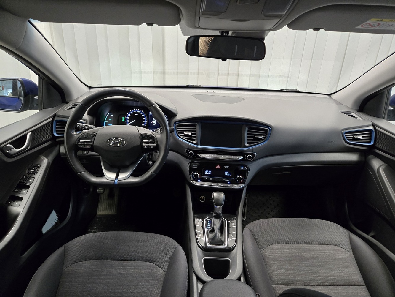 Hyundai IONIQ hybrid vaihtoauto