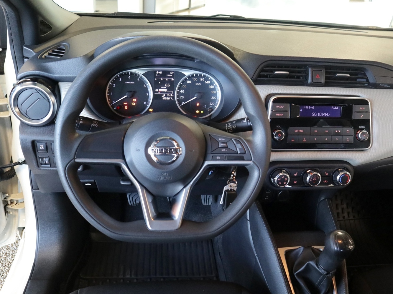 Nissan Micra vaihtoauto