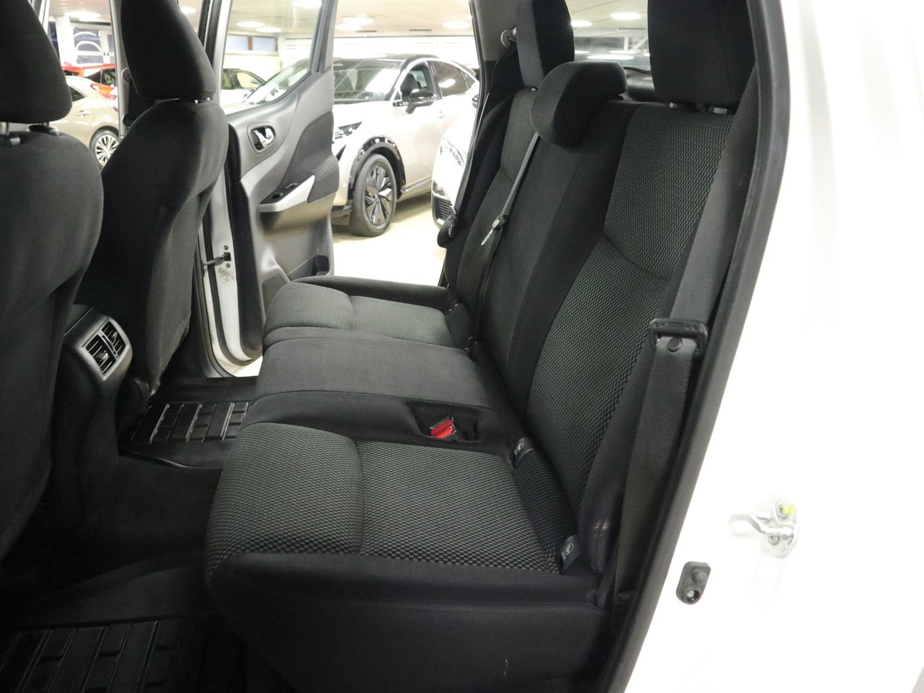 Nissan Navara vaihtoauto