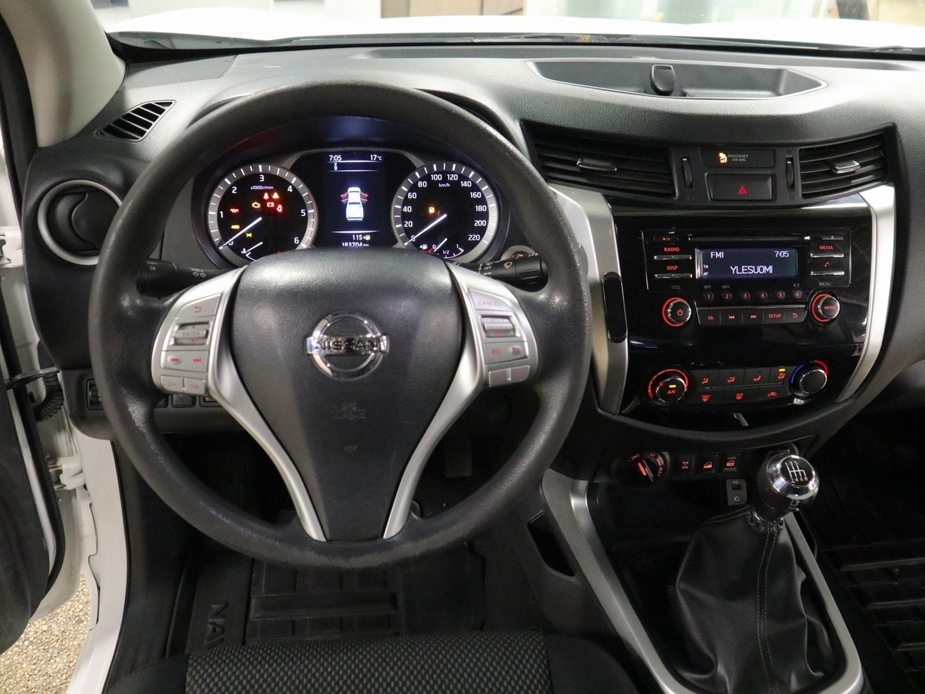 Nissan Navara vaihtoauto