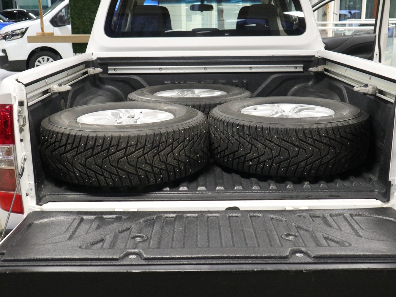 Nissan Navara vaihtoauto