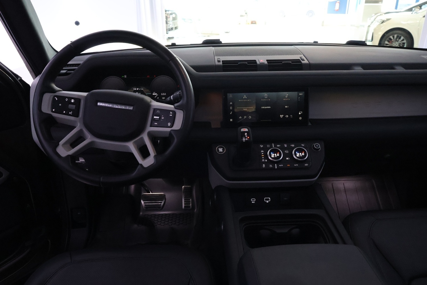 Land Rover Defender vaihtoauto