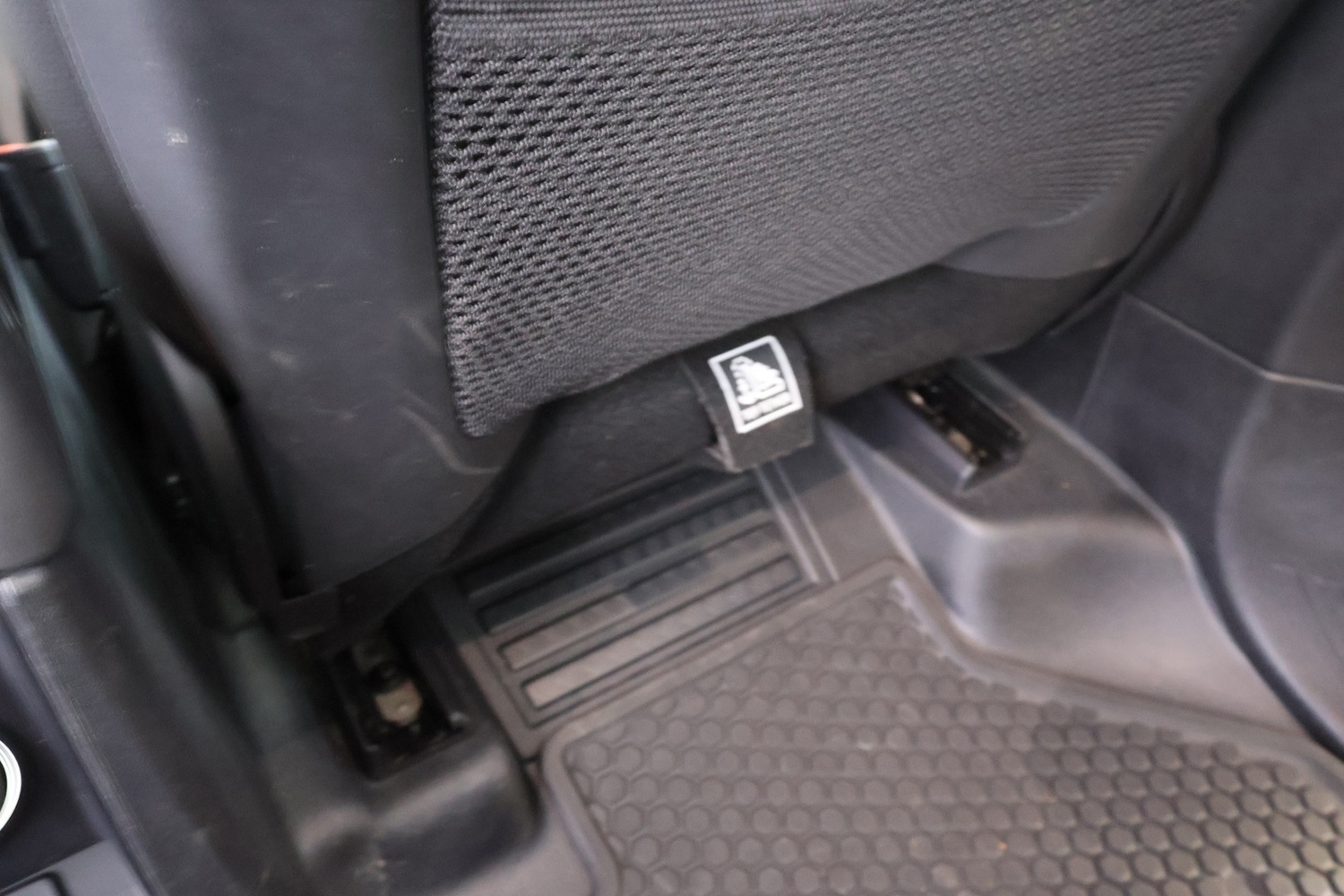 Land Rover Defender vaihtoauto