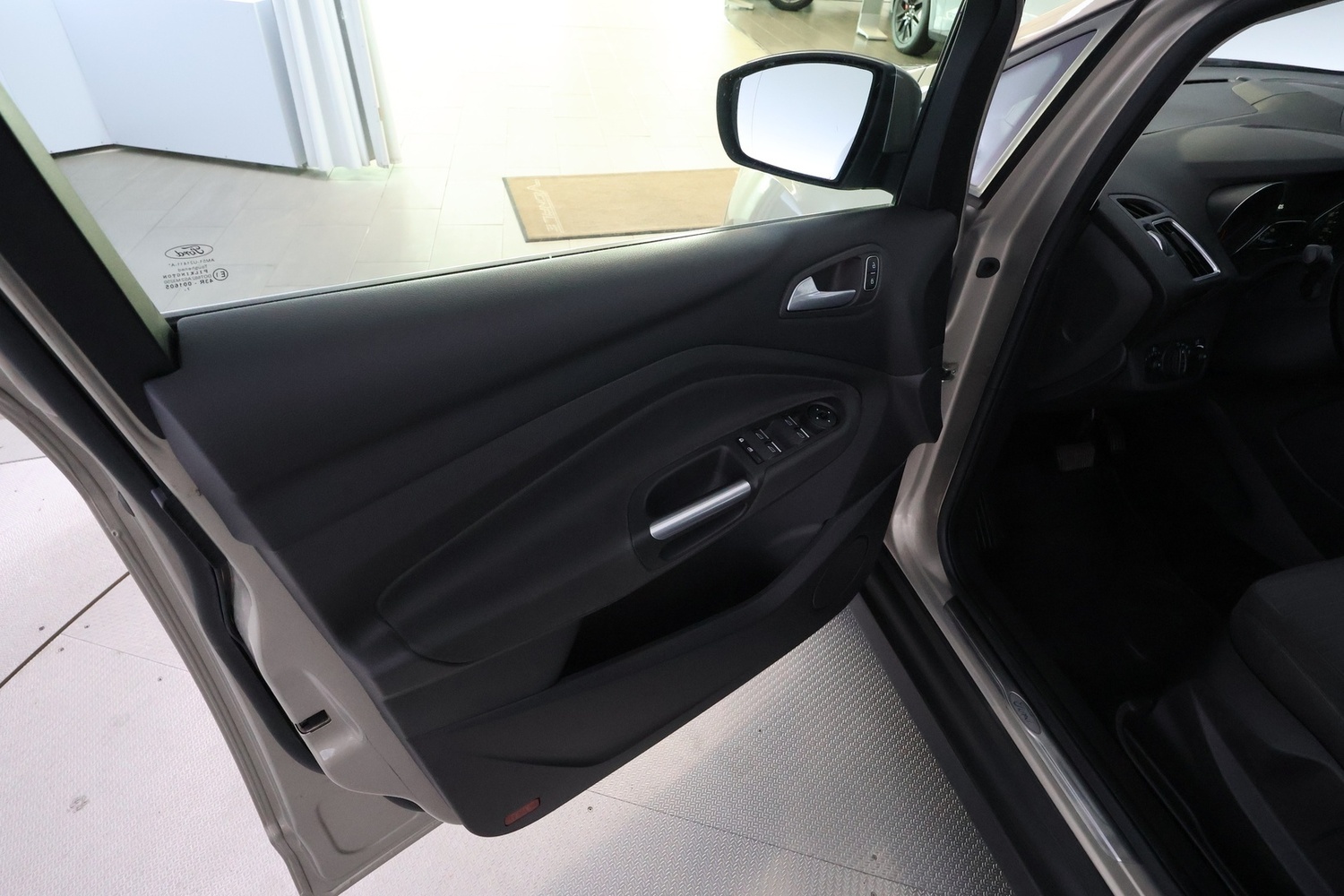 Ford C-MAX vaihtoauto