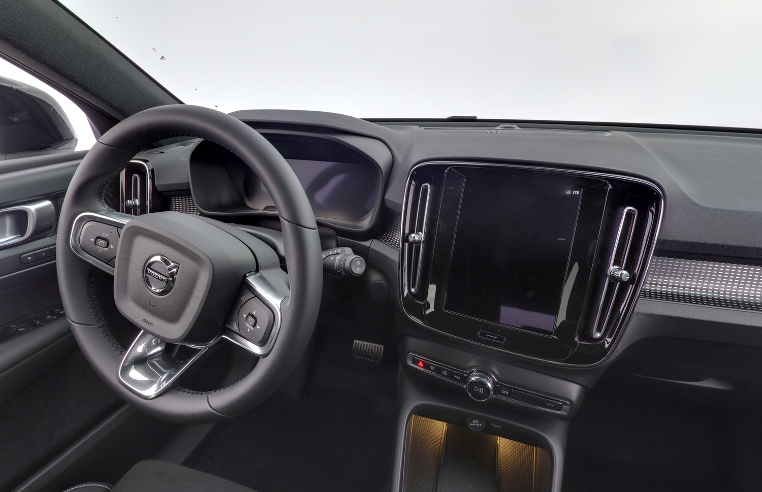 Volvo EX40 vaihtoauto
