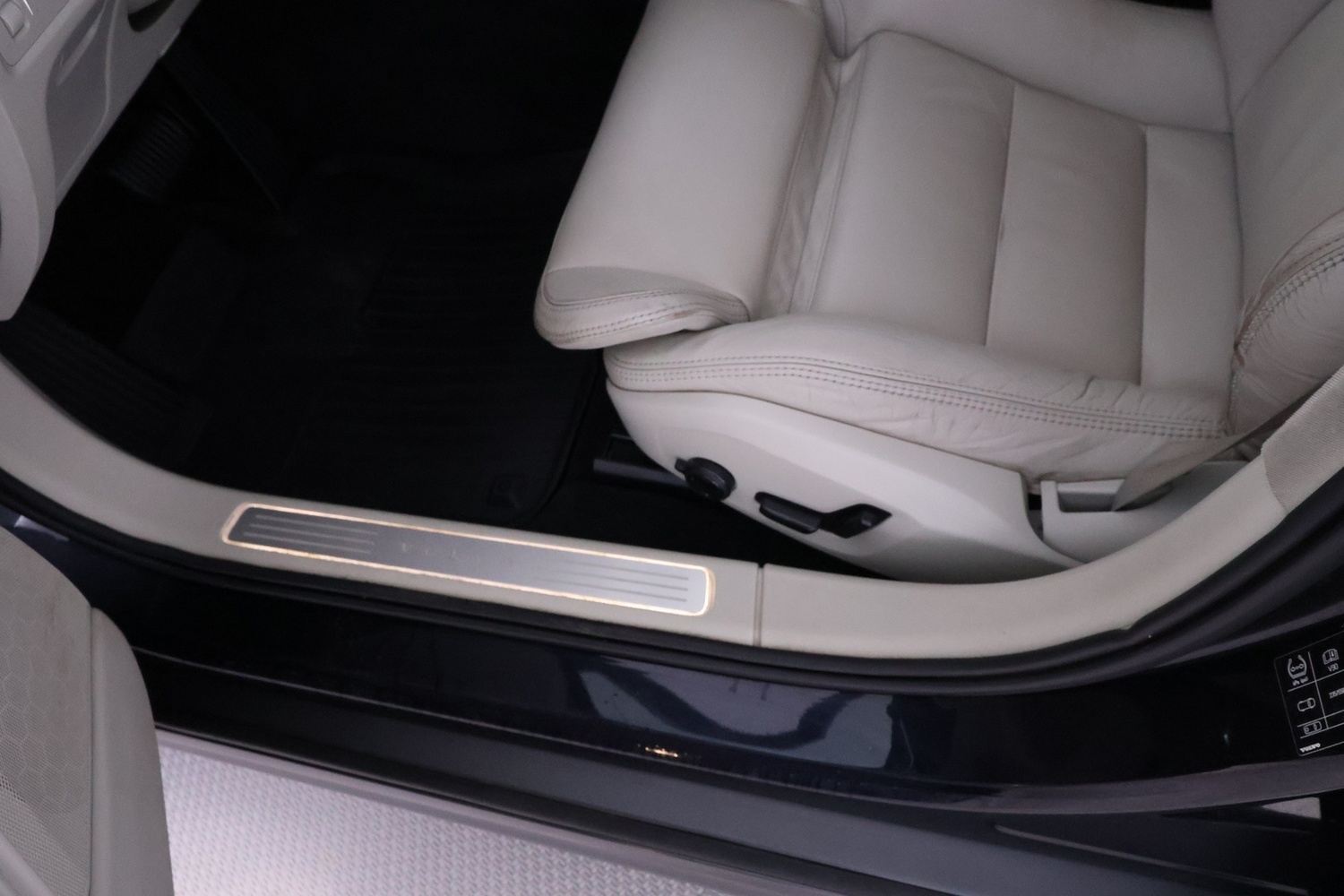 Volvo V90 Cross Country vaihtoauto