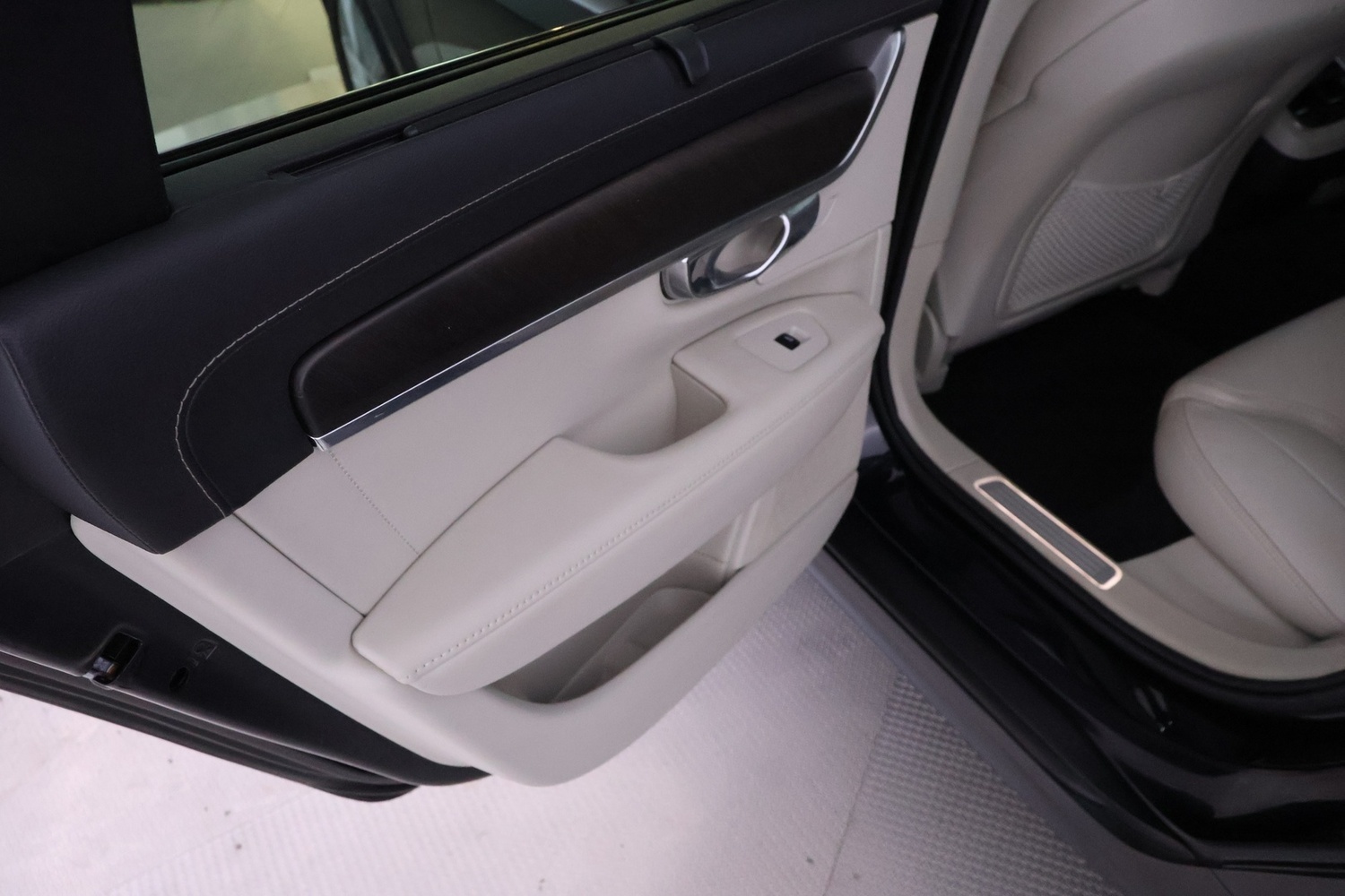 Volvo V90 Cross Country vaihtoauto