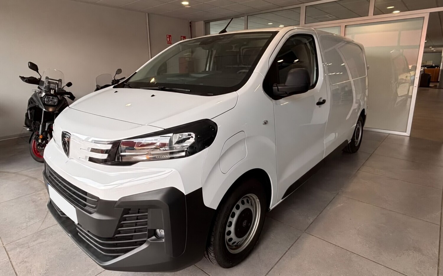 Peugeot e-Expert vaihtoauto