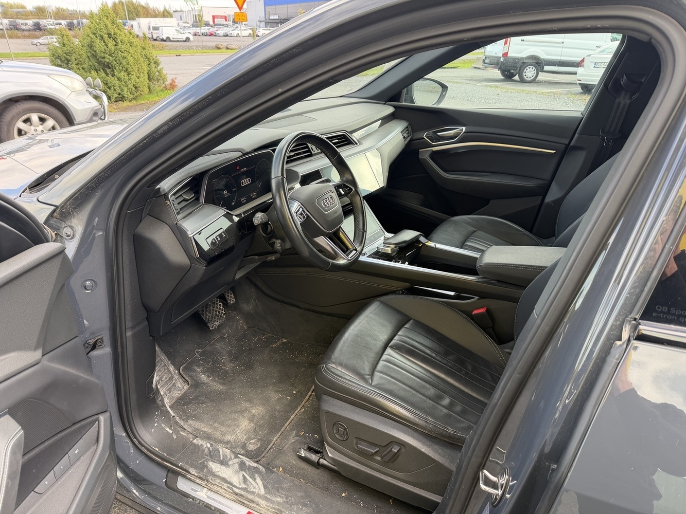 Audi Q8 e-tron vaihtoauto