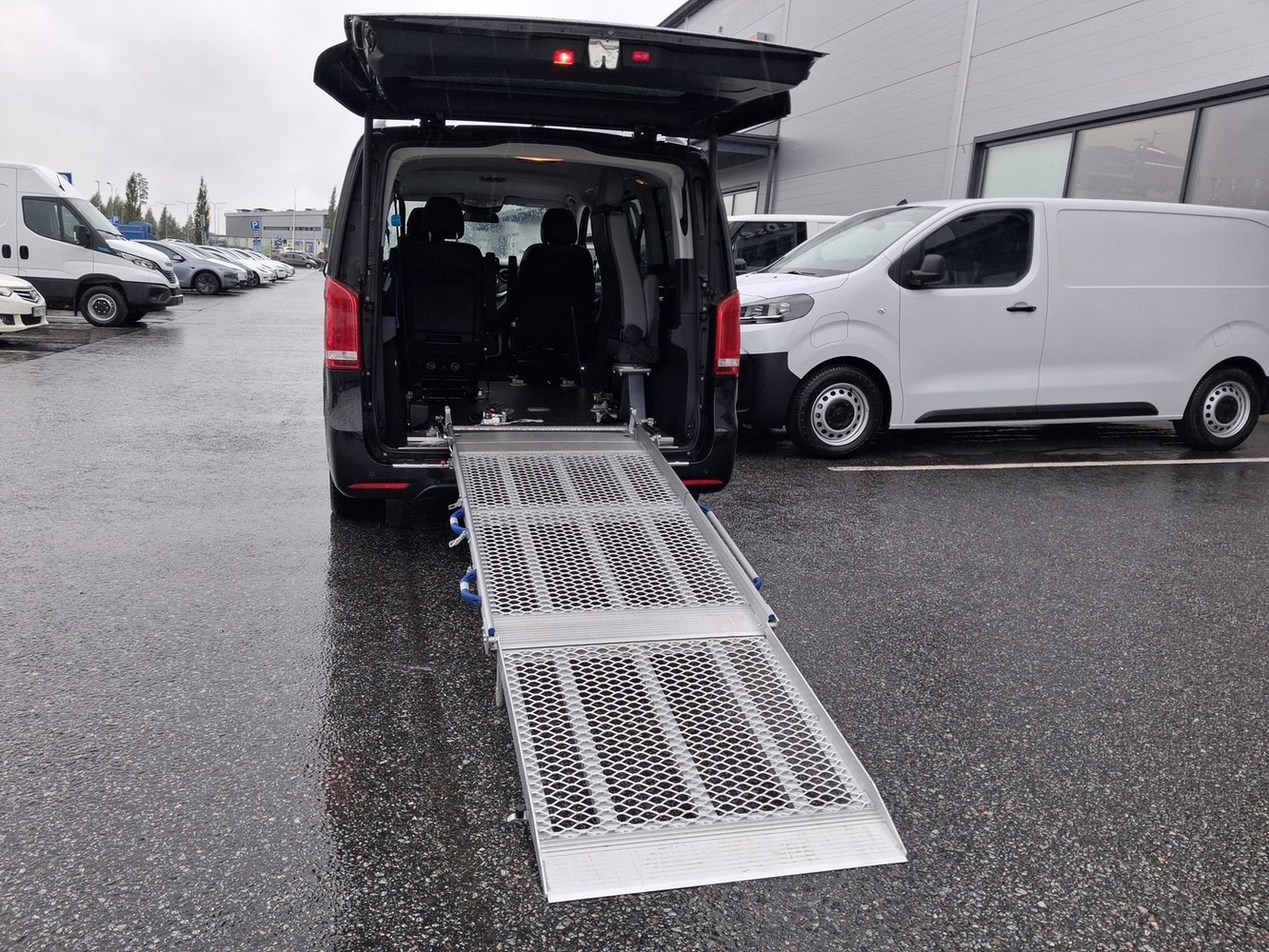 Mercedes-Benz EQV vaihtoauto