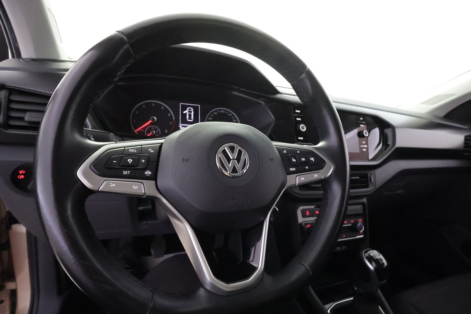 Volkswagen T-Cross vaihtoauto