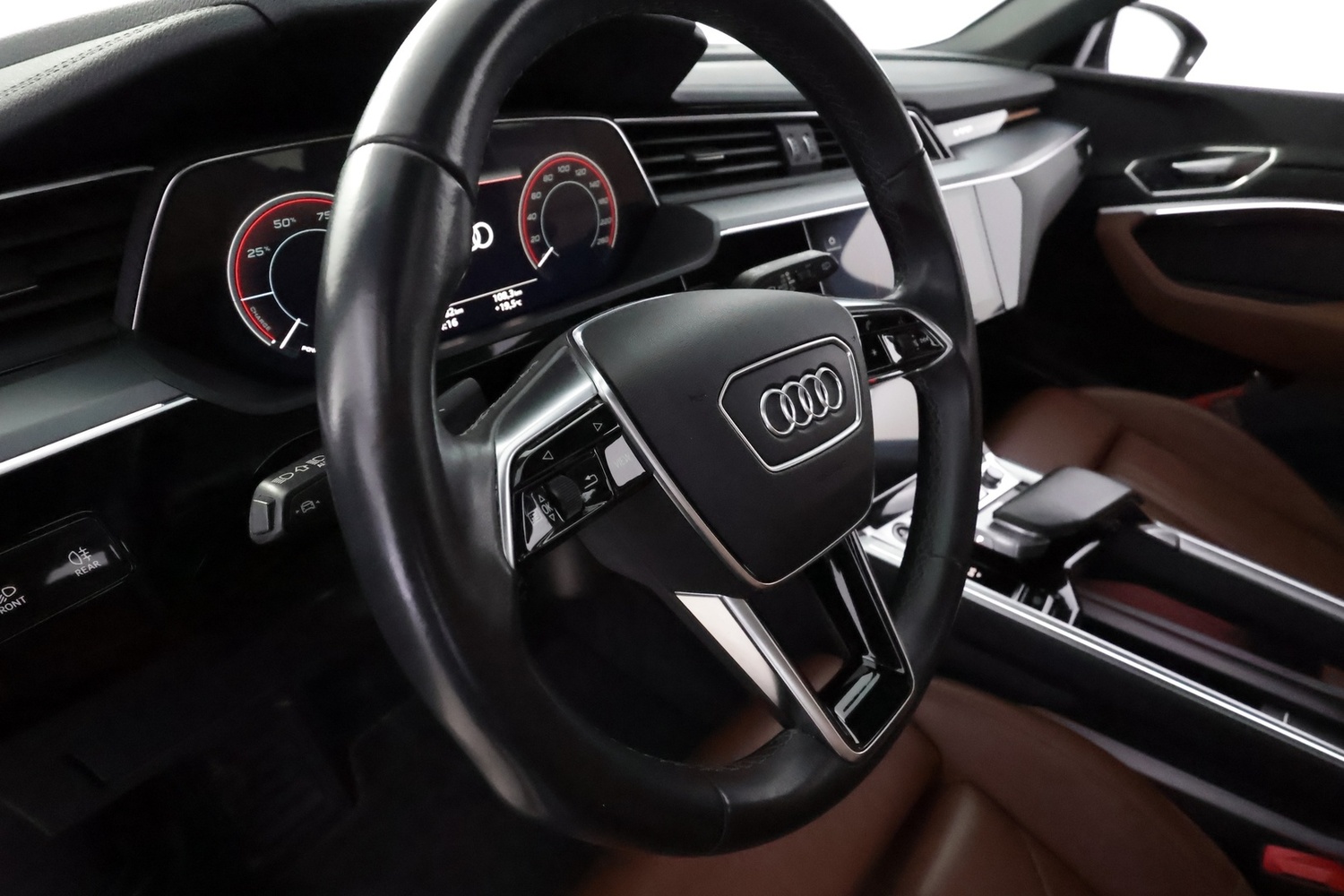 Audi Q8 e-tron vaihtoauto