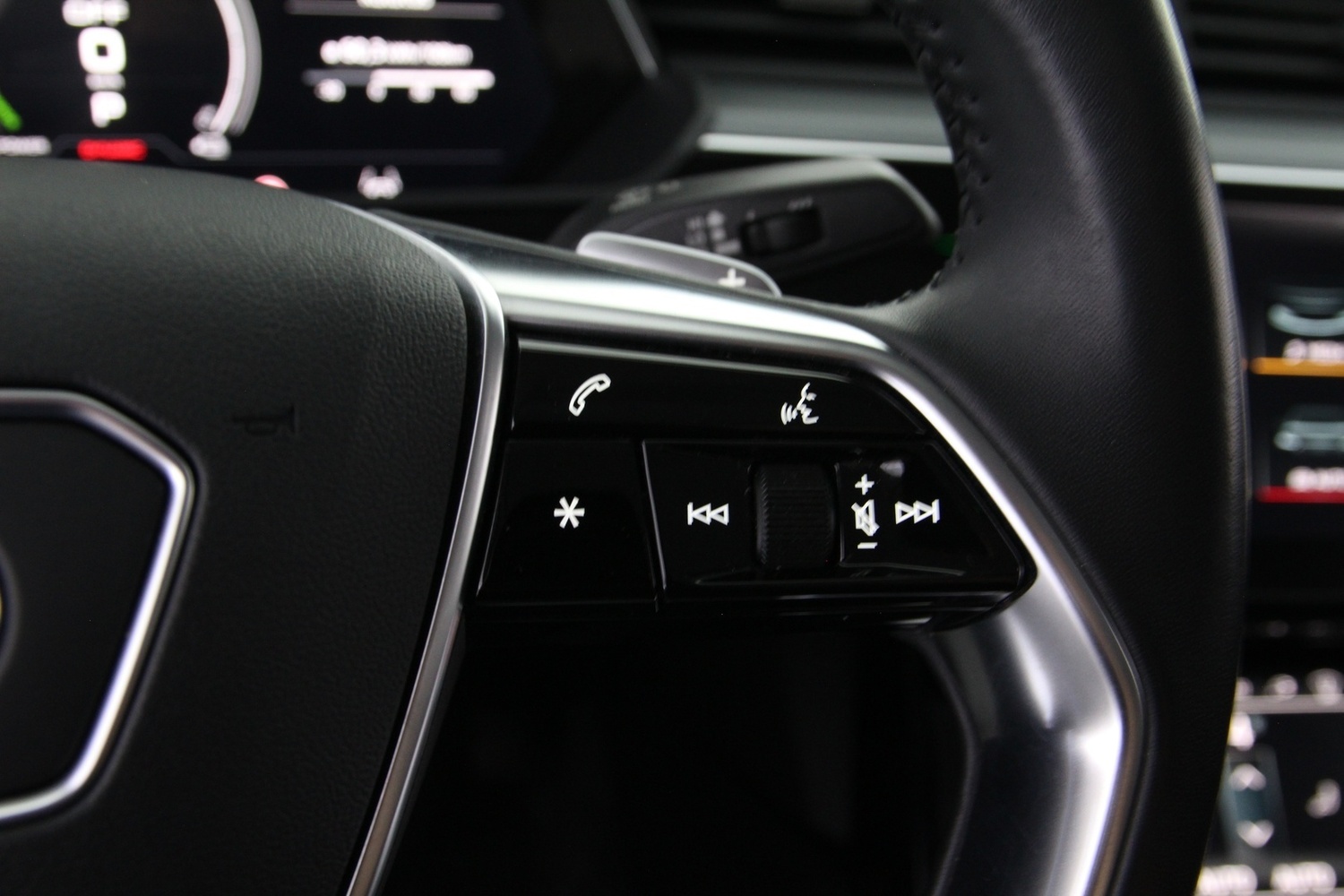 Audi e-tron vaihtoauto