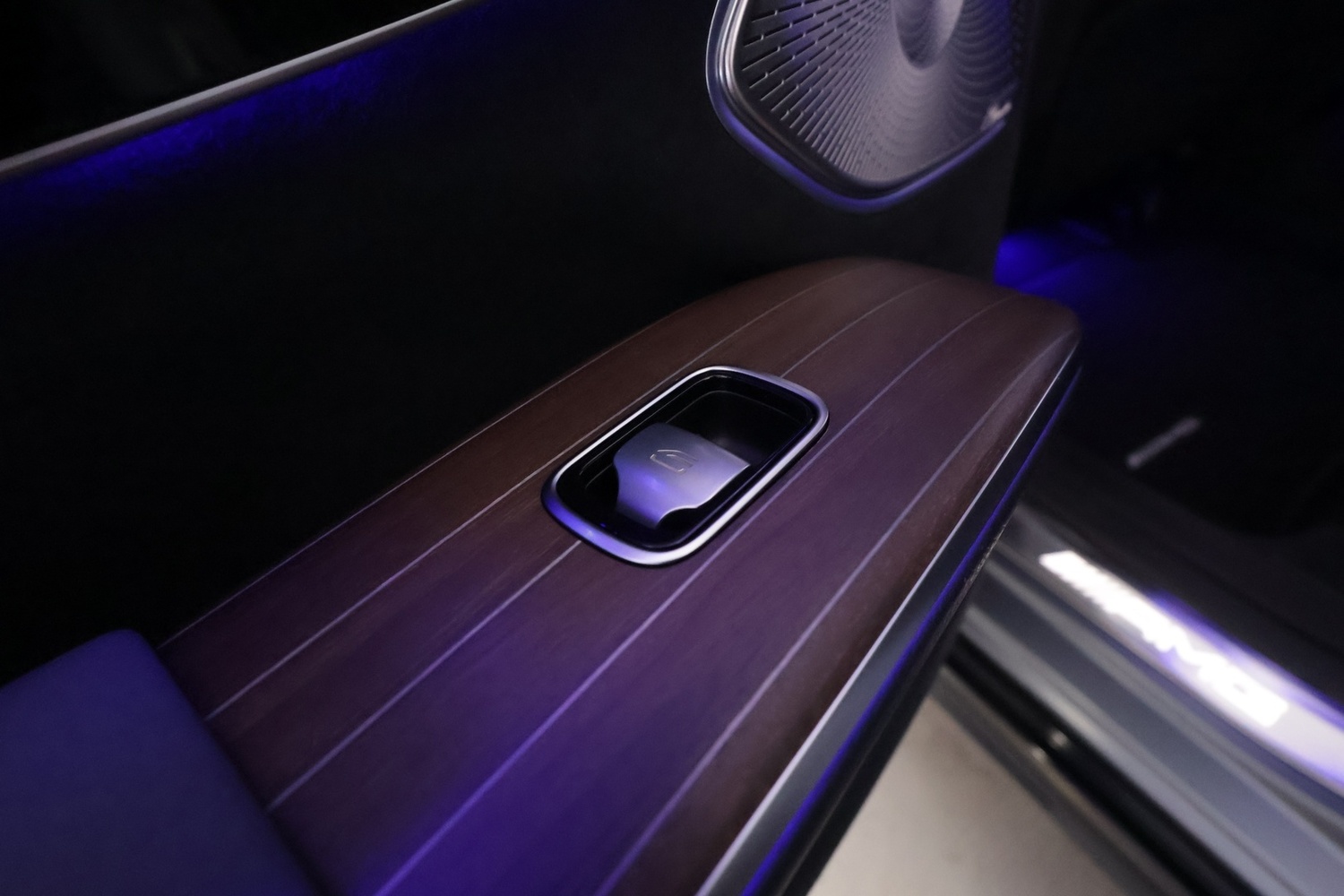 Mercedes-Benz EQS vaihtoauto