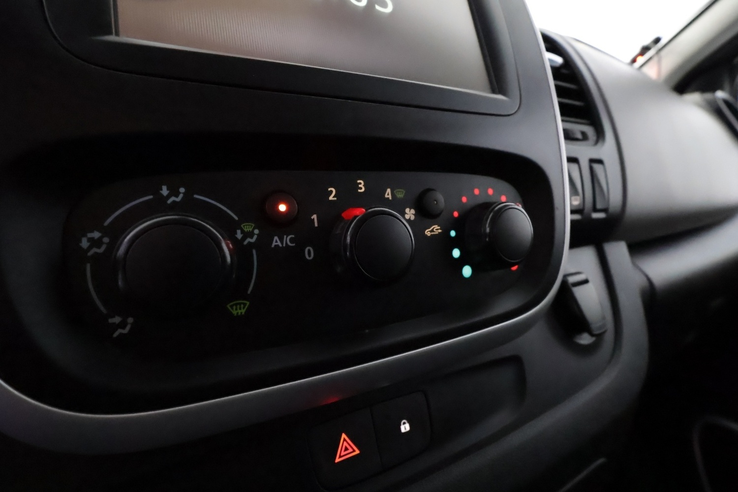 Nissan NV300 vaihtoauto