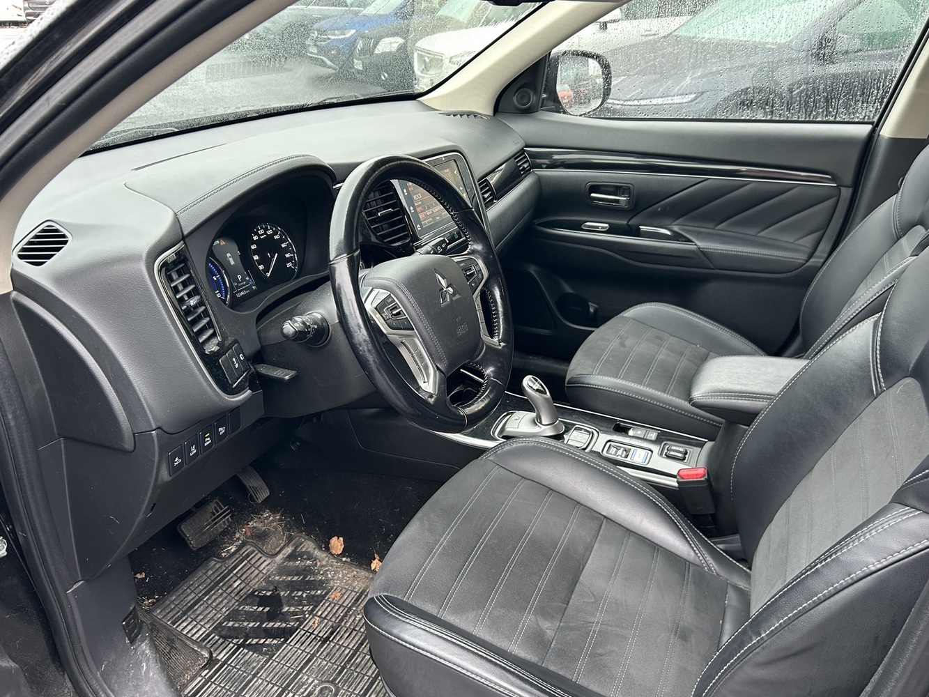 Mitsubishi Outlander PHEV vaihtoauto