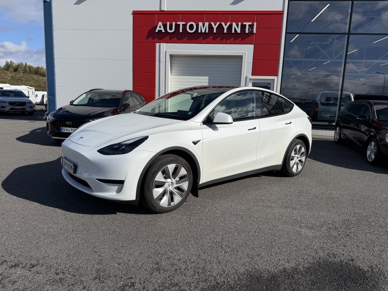 Tesla Model Y vaihtoauto